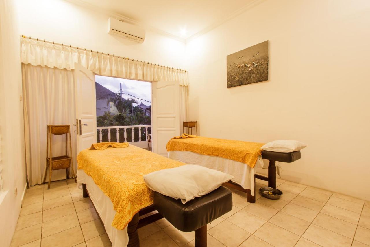 Bening Hut And Spa Seminyak  Luaran gambar