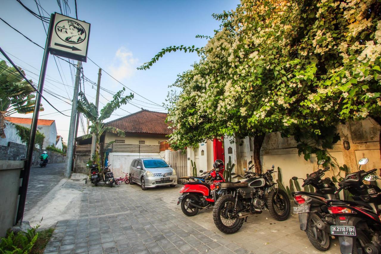 Bening Hut And Spa Seminyak  Luaran gambar