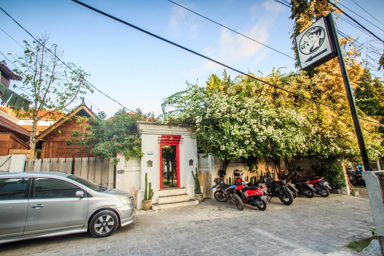Bening Hut And Spa Seminyak  Luaran gambar